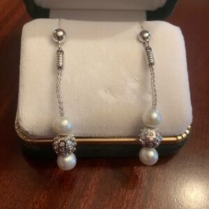 Stunning drop earrings